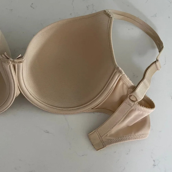 Chantelle Basic Invisible Underwire Memory Foam T Shirt Bra Nude Sz 34D NWT - Picture 8 of 12